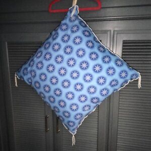 New Snowflake Print / Faux Pearl Beaded Pillow (B)